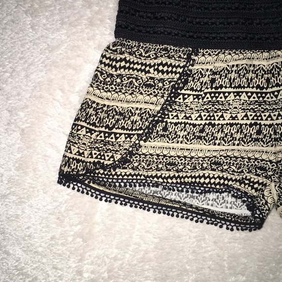 Black and tan patterned shorts - Picture 2 of 5